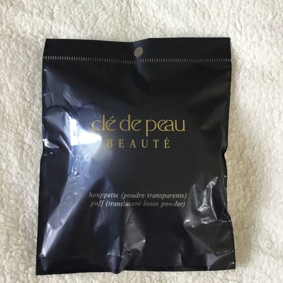 cle de peau Other - Clé de Peau Beauté Translucent Loose Powder Puff